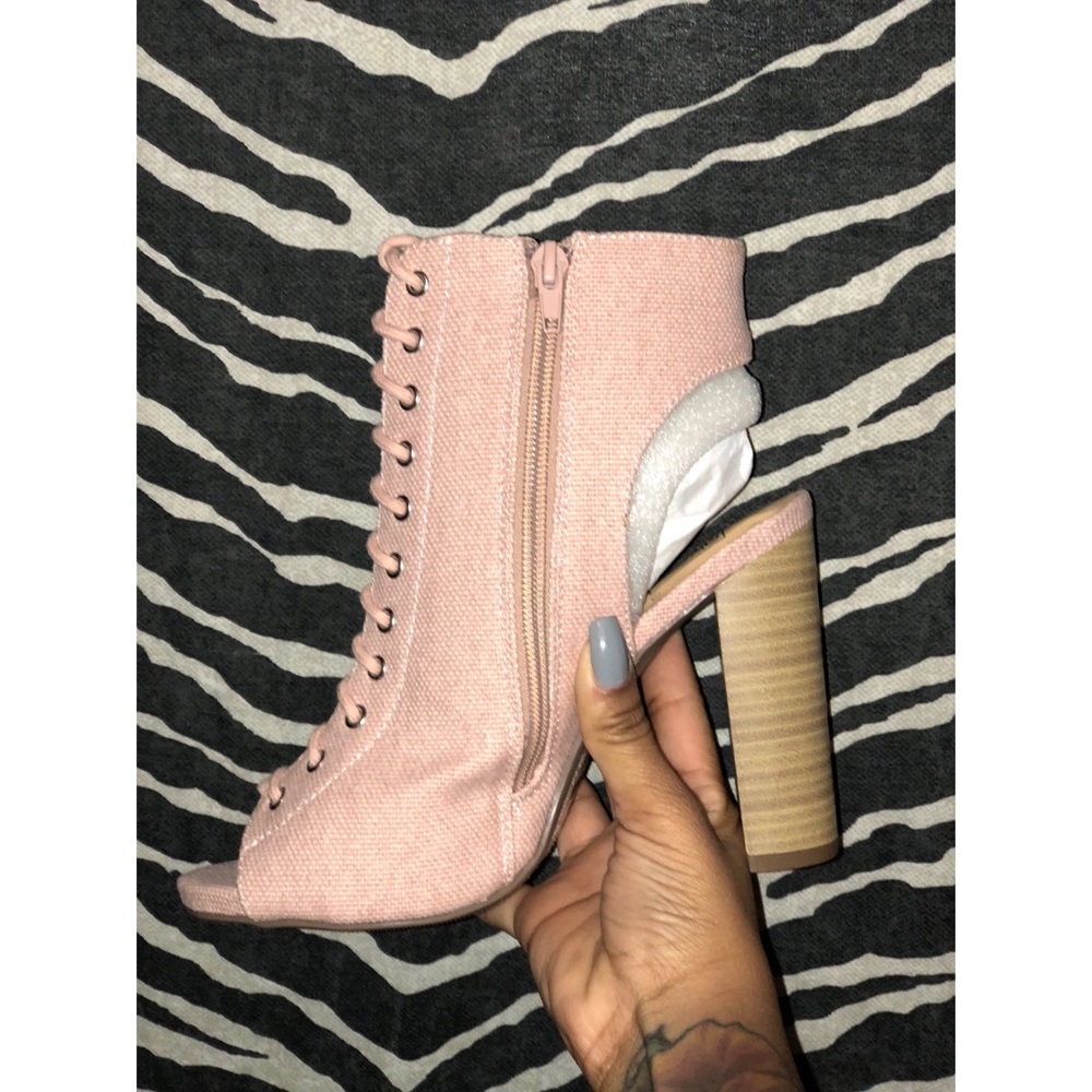 Patch Work Heels. 🌈🍒 - Picture 4 of 5